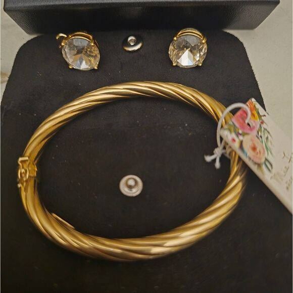 GOLD TWISTED BANGLE W/ MATCHING X-LARGE CRYSTAL STUDS - Picture 1 of 5